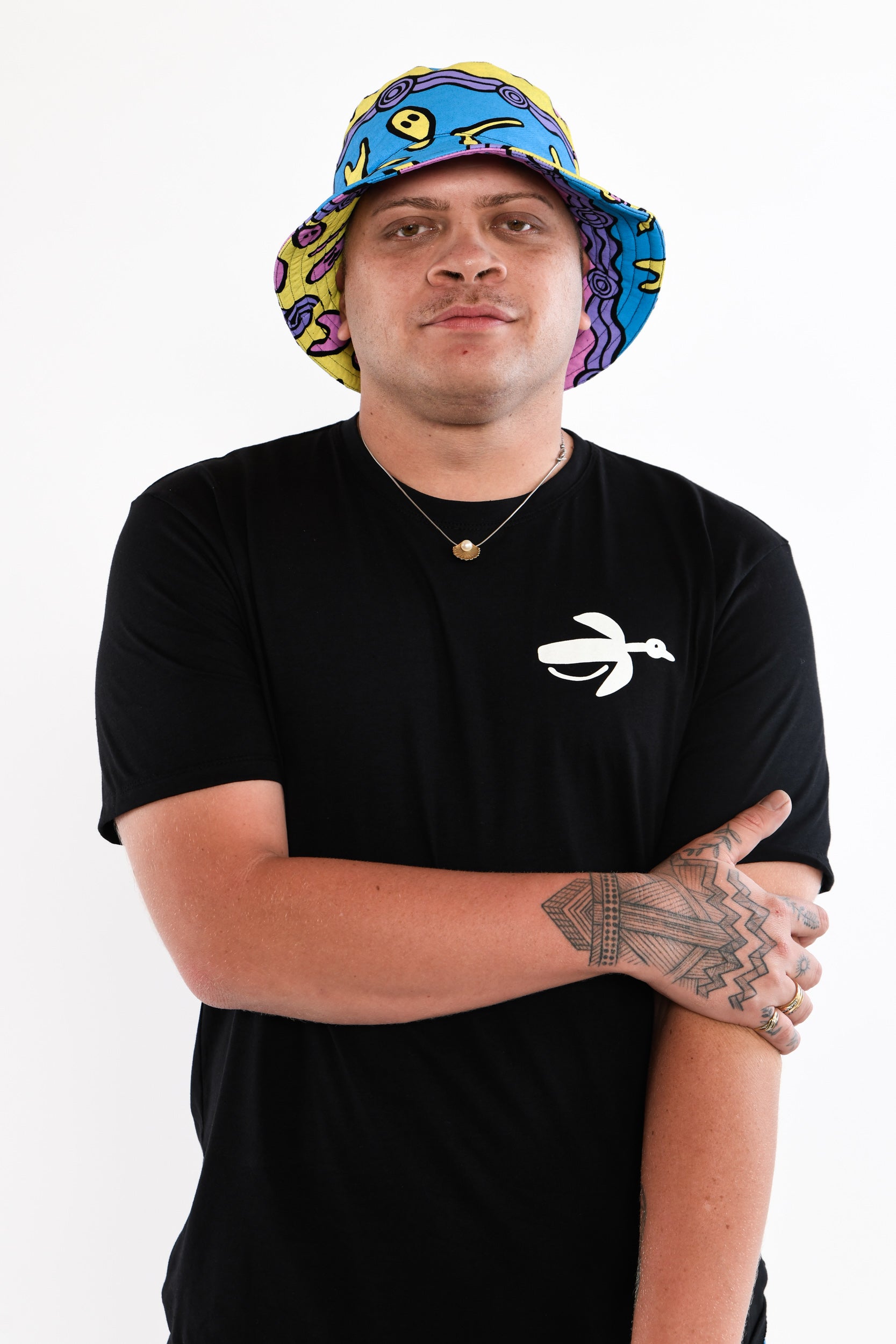 Bucket Hat - Men & Cultural Tools (pink, yellow, blue, purple)