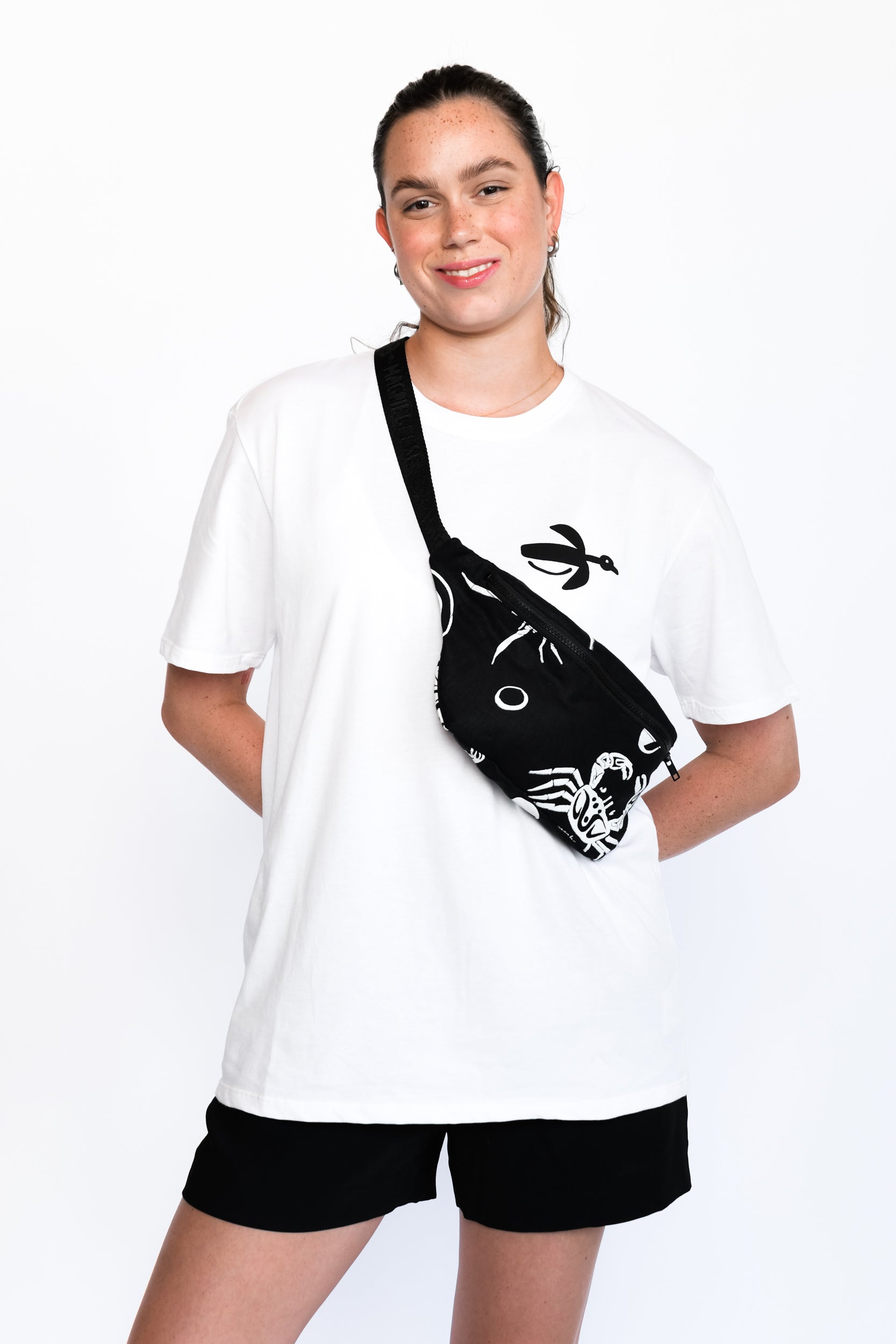 Bumbag - Joodarn (Crayfish), Manboor (Ghost Crab) & The Moon