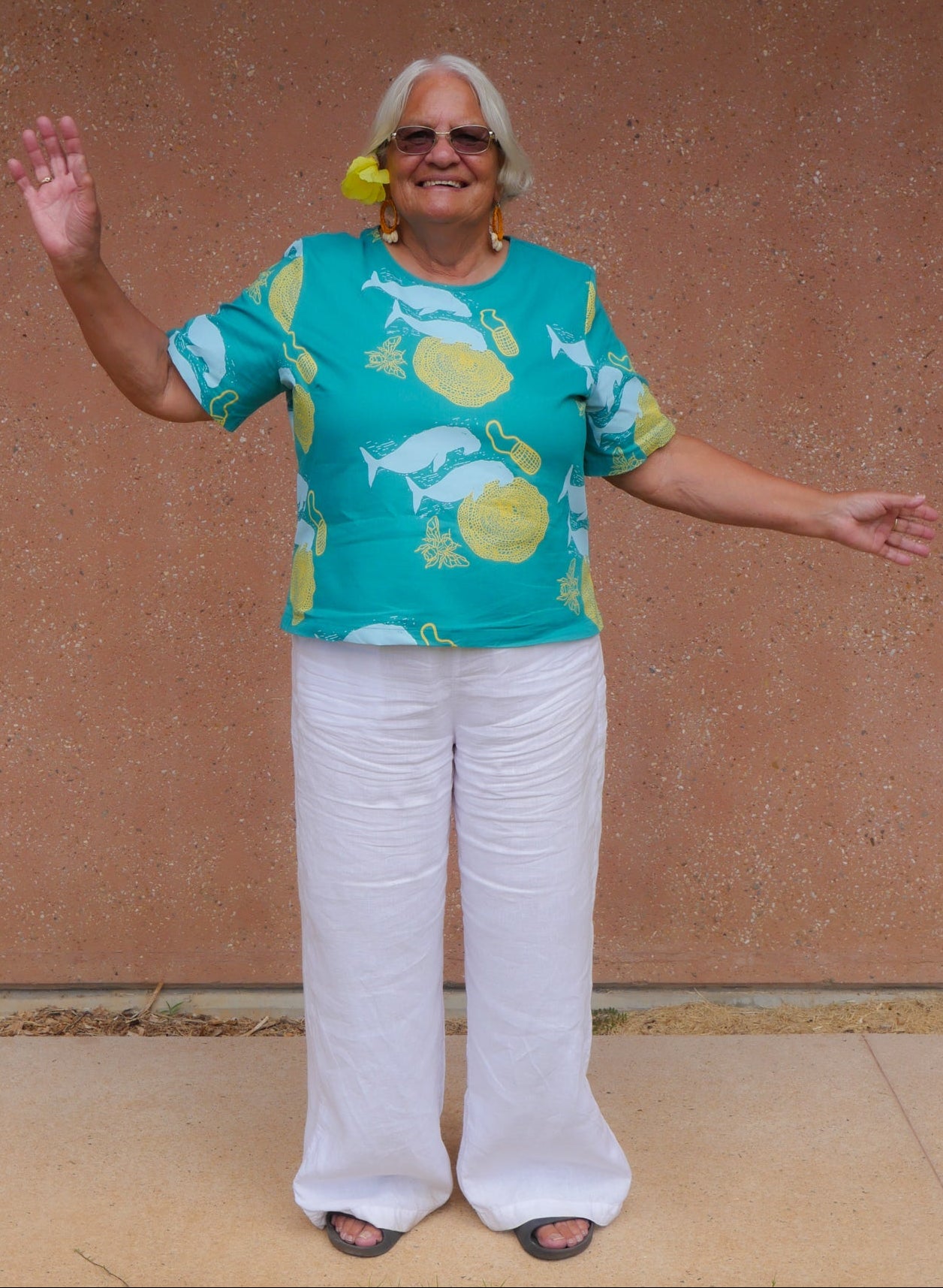 Everyday Top - Ganunda & Bagirang (Sugar Bag Bee Honey & Dugong)