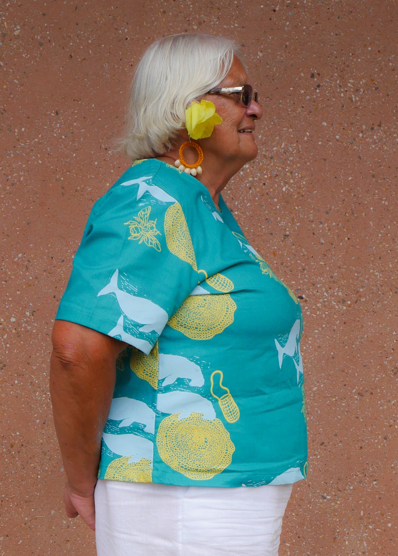 Everyday Top - Ganunda & Bagirang (Sugar Bag Bee Honey & Dugong)