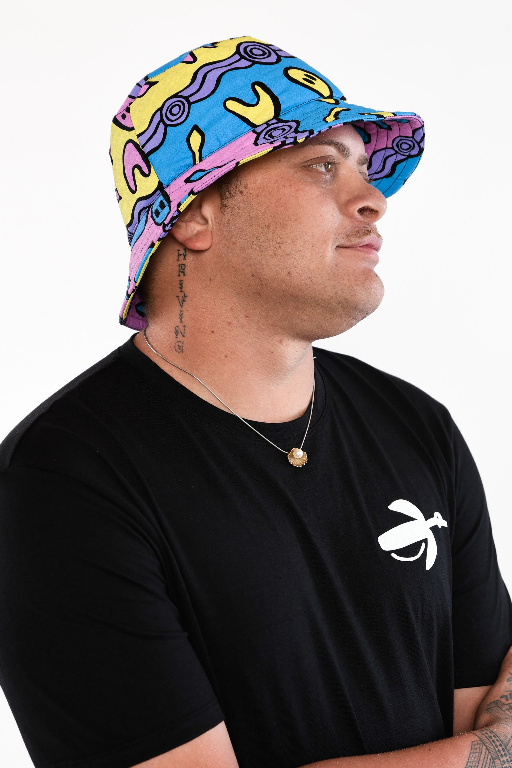 Bucket Hat - Men & Cultural Tools (pink, yellow, blue, purple)