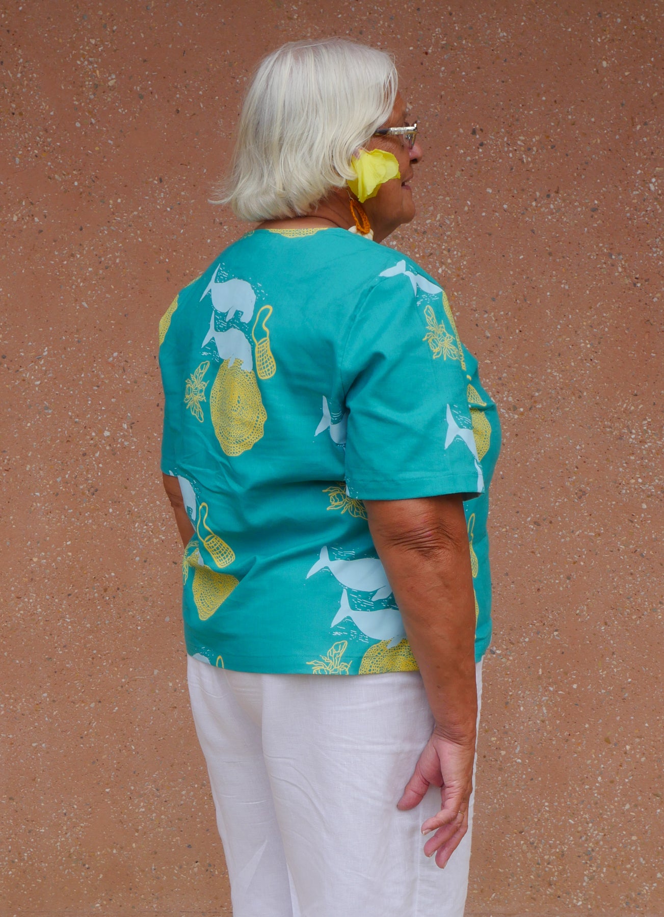 Everyday Top - Ganunda & Bagirang (Sugar Bag Bee Honey & Dugong)