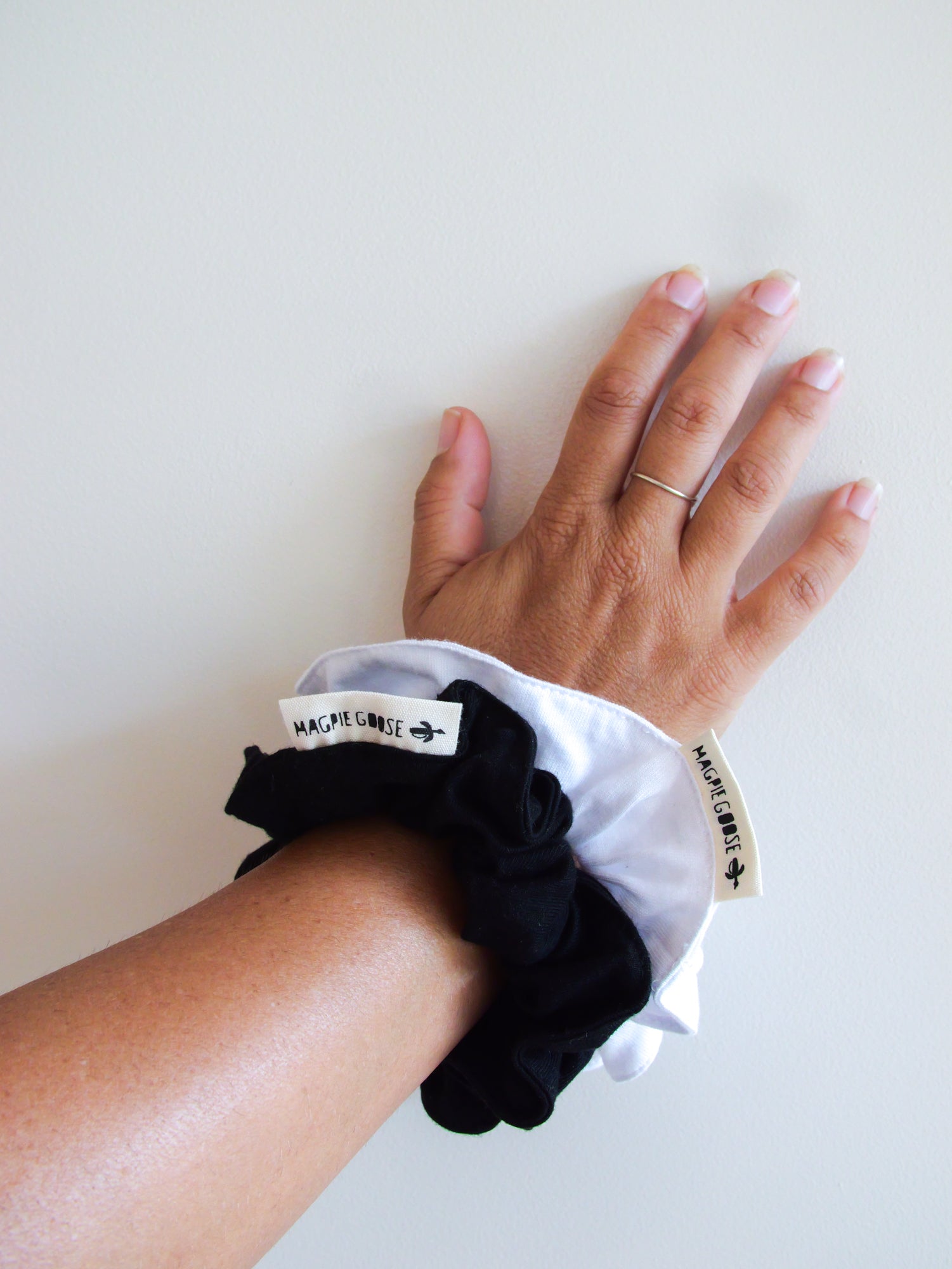 Black and White Scrunchie Duo